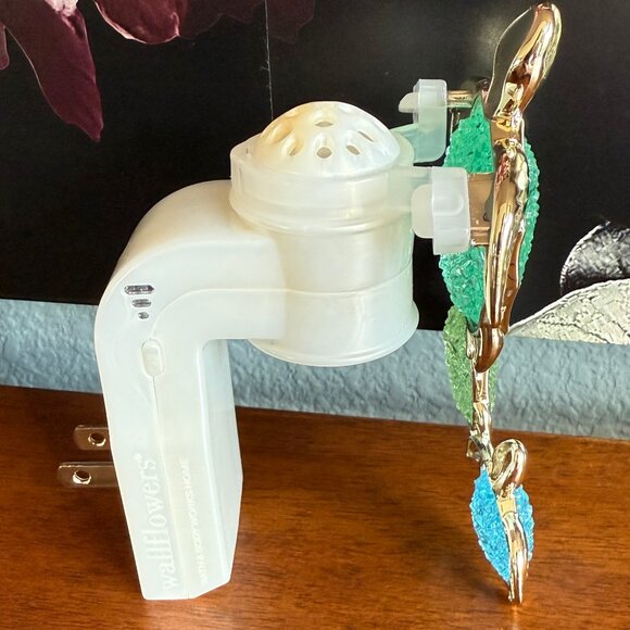 Bath & Body Works Turtle Trio Adjustable Wallflowers Scent Control™ Nightlight - Picture 3 of 5